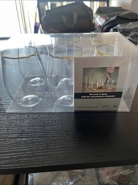 Plastic Clear Acrylic Tumbler Set with Gold Rim - 6 Pack